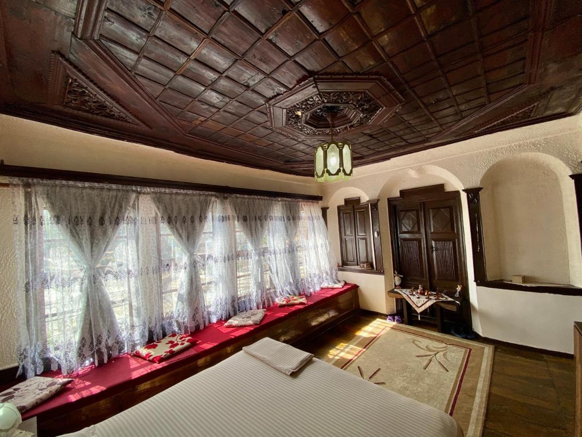 بيرات Restaurant & Guest House Semani المظهر الخارجي الصورة